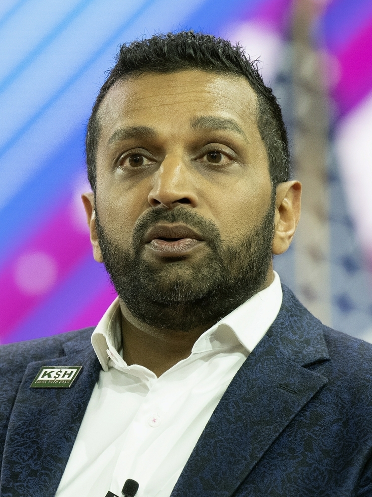 MSNBC: Трамп собирается отстранить от должности директора ФБР Пателя