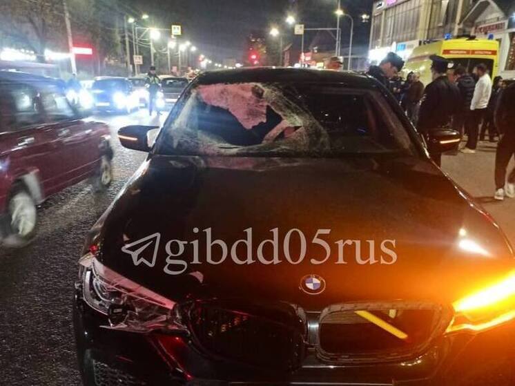 Перебегавшего дорогу мужчину насмерть сбила машина в Махачкале