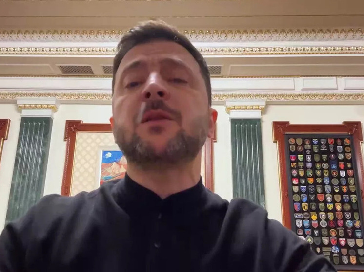 Из носа президента Украины вылетело белое вещество во время видеообращения к народу