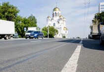 «В текущем сезоне привели в порядок 37 участков, 13 из них – по национальному проекту «Инфраструктура для жизни», – сообщил глава города Алексей Орлов, подводя итоги завершившегося сезона ремонта дорог