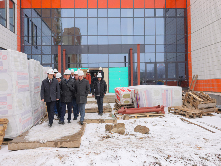 Губернатор Красноярского края проконтролировал ход строительства школы в микрорайоне «Мичуринский»