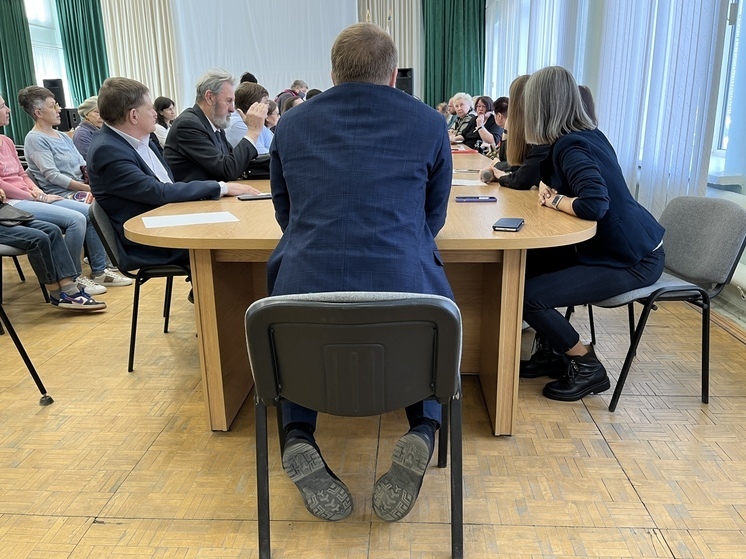 В Саратовской области за самопремирование экс-чиновника исключили «Единой России»