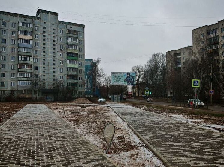 «Партийный десант» проверил ход благоустройства сквера на пересечении улиц Шагова и Скворцова