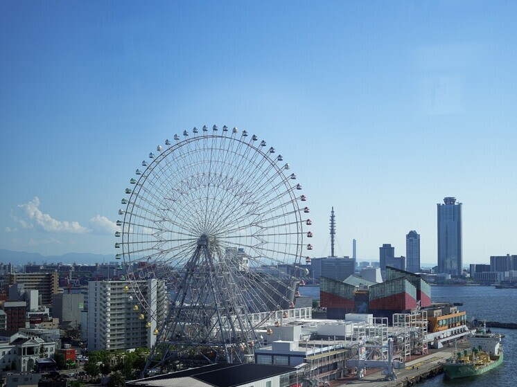 20 человек провели ночь в воздухе после аварии на аттракционе в Японии