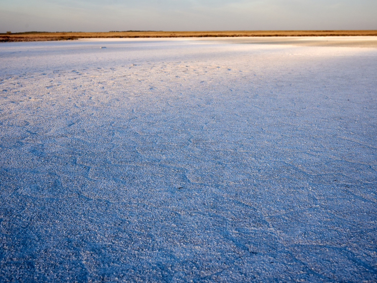 Спасатели Новосибирска предупреждают об опасности выхода на осенний лед
