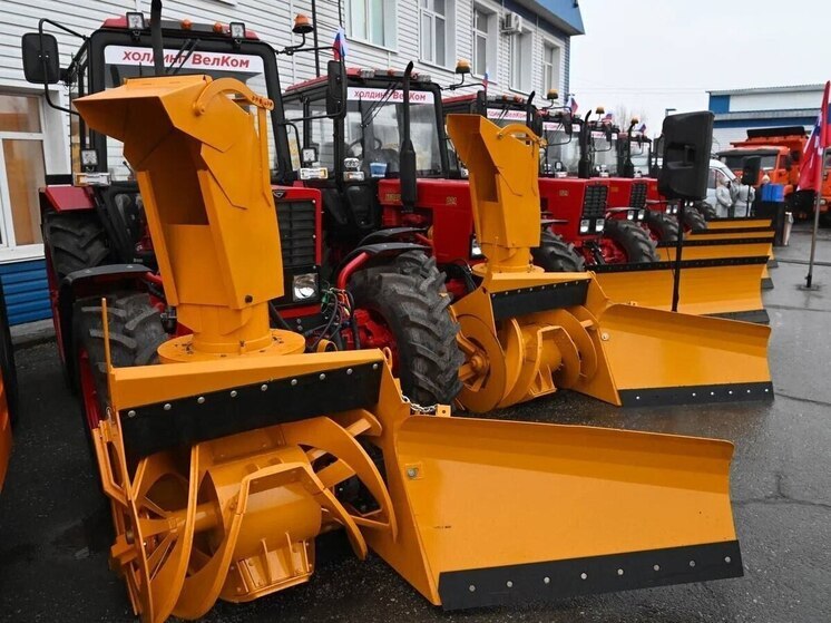 Дорожники Омской области получили ключи от новой техники