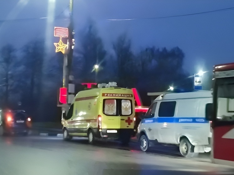 На остановке в тульском поселке Менделеевский умер мужчина