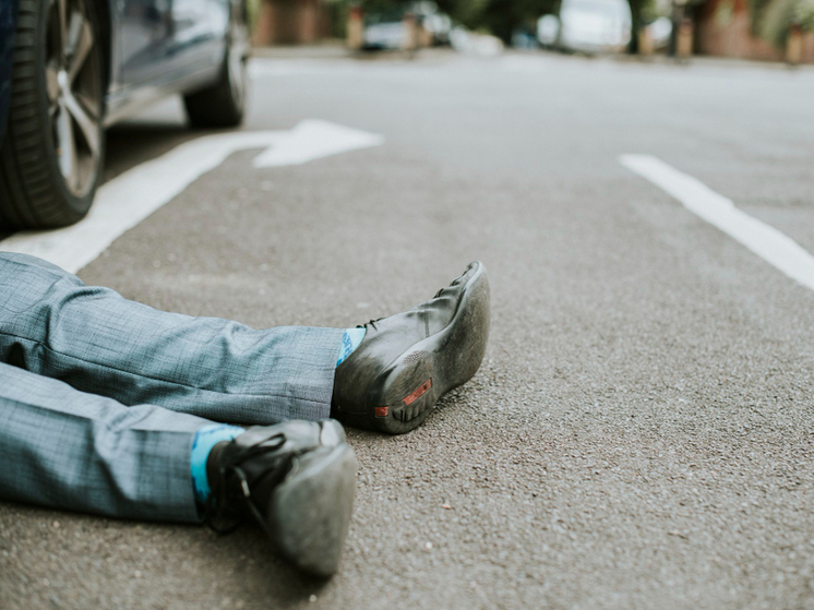 Уборщик райбольницы Кировской области пострадал в ДТП во время обеда