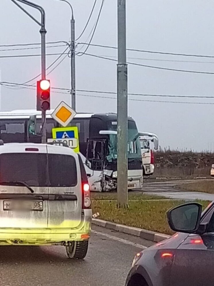 У завода Haval в Тульской области маршрутка и автобус попали в ДТП
