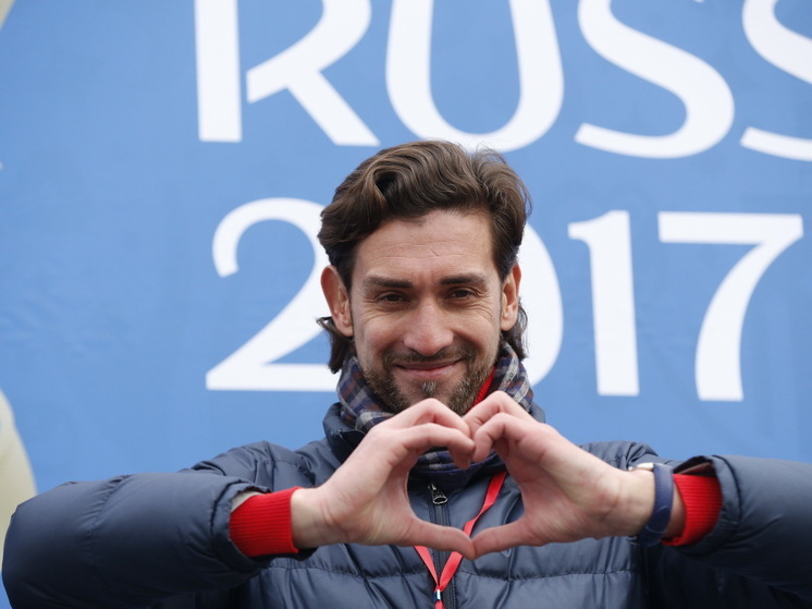 51-летний бывший футболист сборной России женился на 23-летней телеведущей