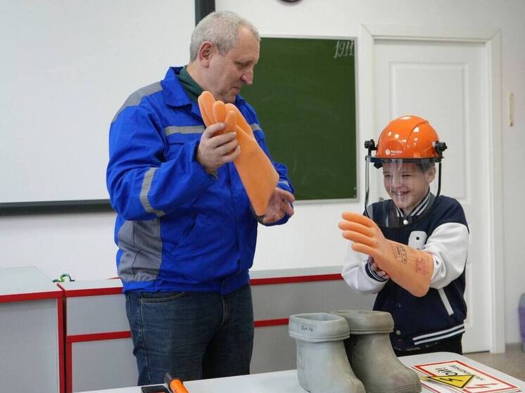 Энергетики «Россети Центр» учат ярославских школьников дружить с электричеством правильно