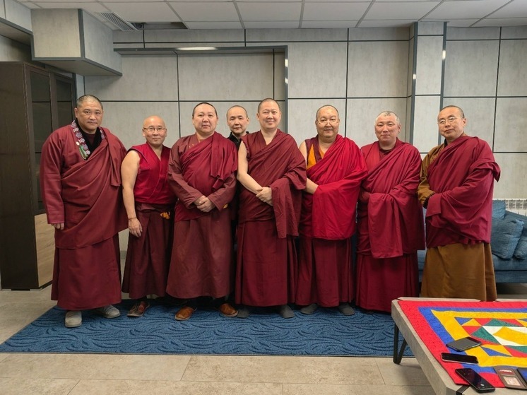 Глава буддистов Калмыкии примет участие в интронизации Камбы-Ламы Тывы