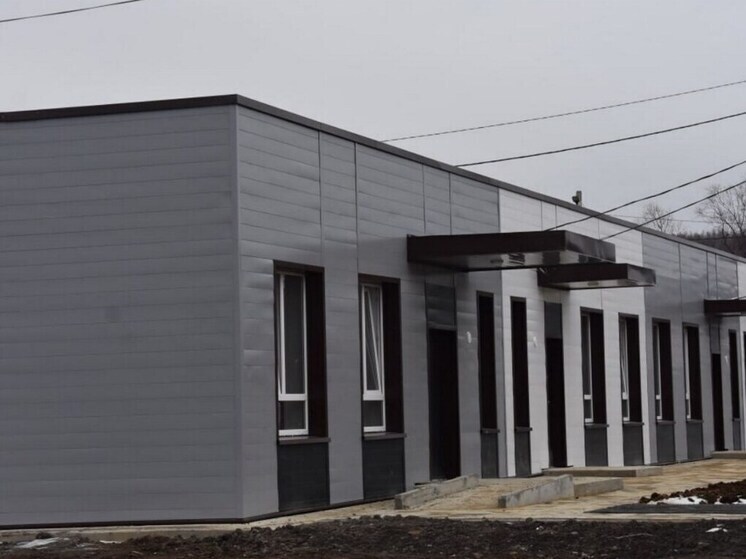 В селе Сосновка построили десять новых домов для переселенцев из аварийного жилья