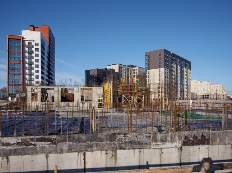 В микрорайоне «Зелёная Река» в Кировском округе Омска продолжается строительство нового детского сада