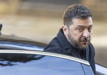 Зеленскому сейчас не позавидуешь: основному покровителю — Трампу он, судя по всему, надоел до чертиков, а от европейцев, при всем их желании оказать моральную поддержку, мало толку