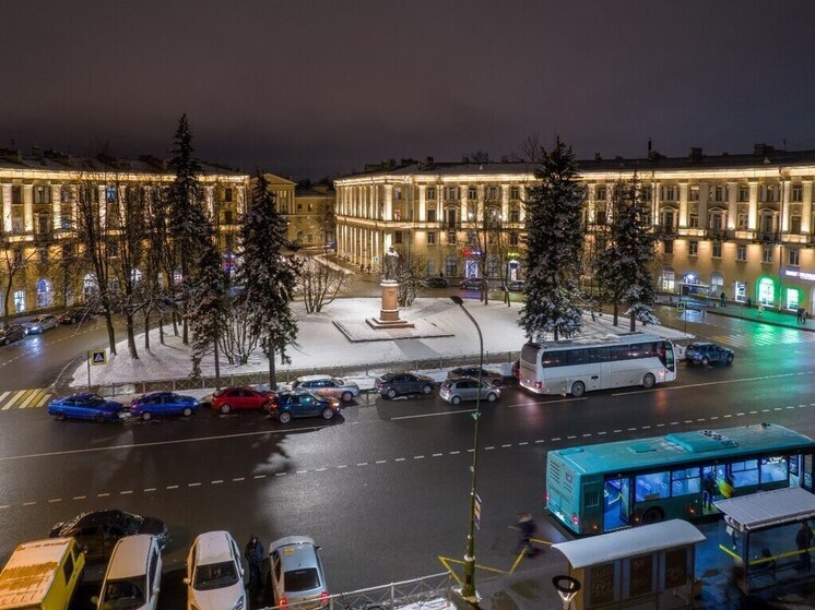 На Привокзальной площади в Колпино установили 1215 светильников