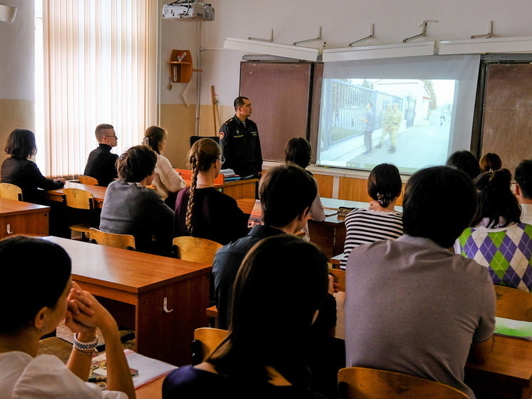 Представитель Саратовского института Росгвардии провел профориентационные встречи со школьниками Йошкар-Олы