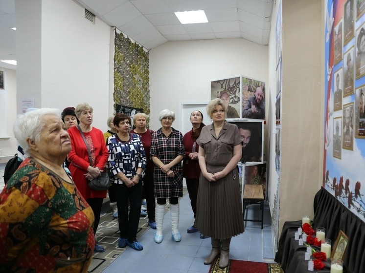  Совет ветеранов Мирного побывал в Центре народного единства