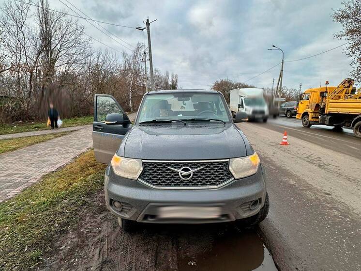 Поворот налево: водитель электровелосипеда столкнулся с УАЗом в Кирсанове