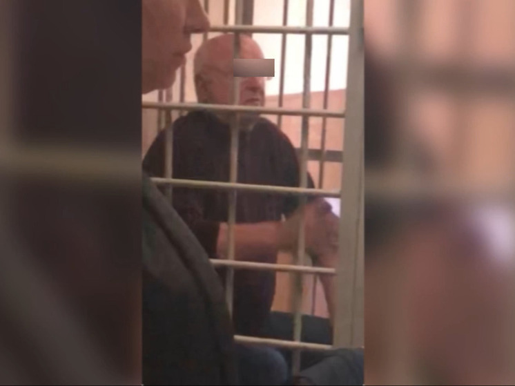 Полиция расследует уголовное дело о мошенничестве с земельными участками под Токсово. На принадлежащих государству землях общей площадью 35 гектаров обнаружили более сотни самовольно возведенных построек. А также внутреннюю дорожную сеть, линии газо- и электроснабжения и ограждение, сообщил телеграм-канал ГУ МВД по Петербургу и Ленобласти.