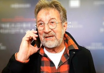 Популярный актер театра и кино Леонид Ярмольник приехал в среду в Домодедовский городской суд для дачи показаний