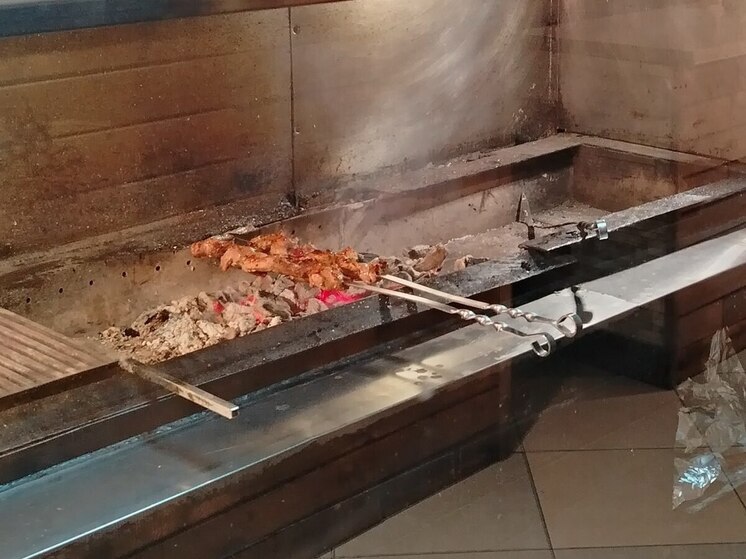 В центре Петербурга на 90 дней закрыли шашлычную