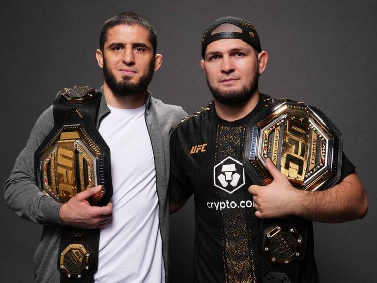 Перчатки с автографами Махачева и Нурмагомедова проданы за 2,5 млн рублей