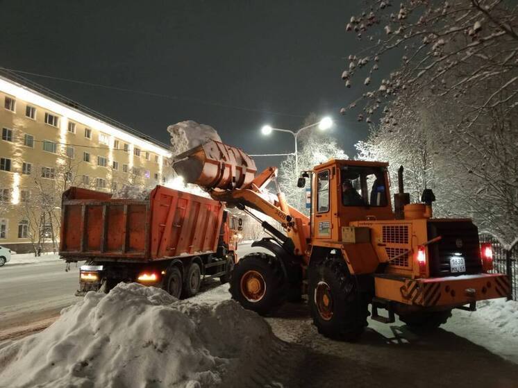 Мурманск справляется с рекордным количеством зимних осадков