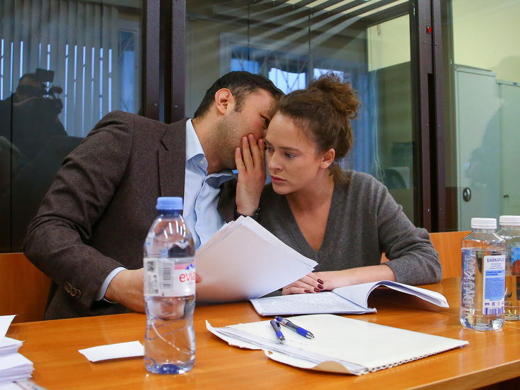 Адвокат Аглаи Тарасовой неожиданно отреагировал на предложение стороны обвинения приговорить актрису к 3,5 годам лишения свободы условно