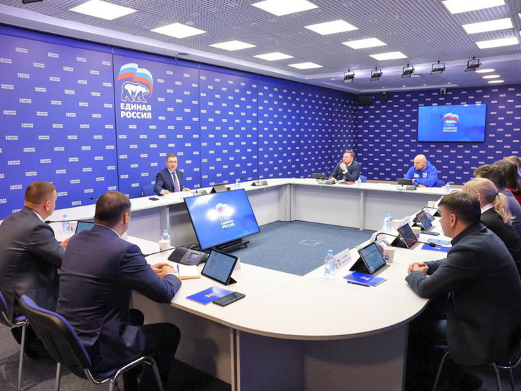 Секретарь Генсовета ответил на вопросы о народной программе, работе с критикой и значении кадровых конкурсов