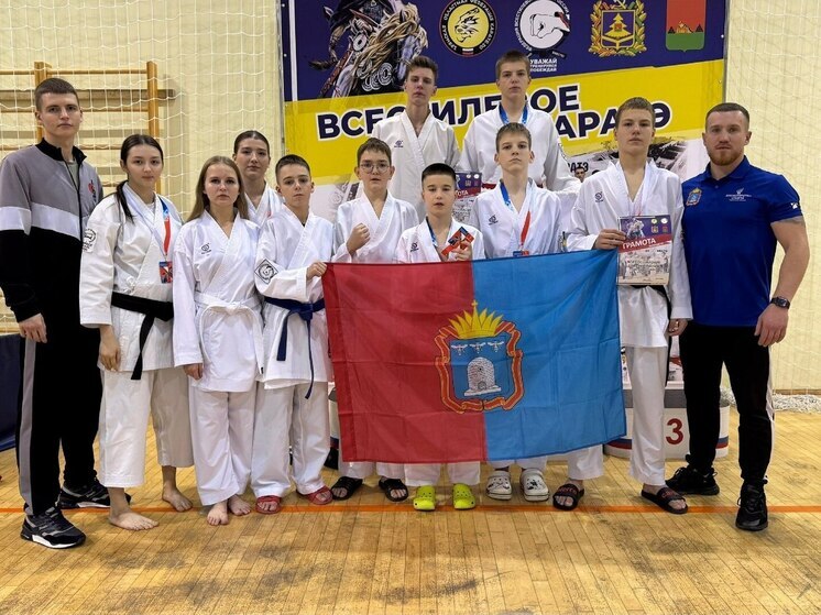 Воспитанники тамбовской спортивной школы №3 завоевали 39 медалей на всероссийских соревнованиях по каратэ