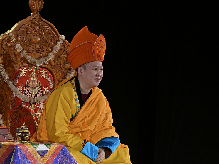 В Туве лидер буддистов десятый Камбы-Лама вступил в должность