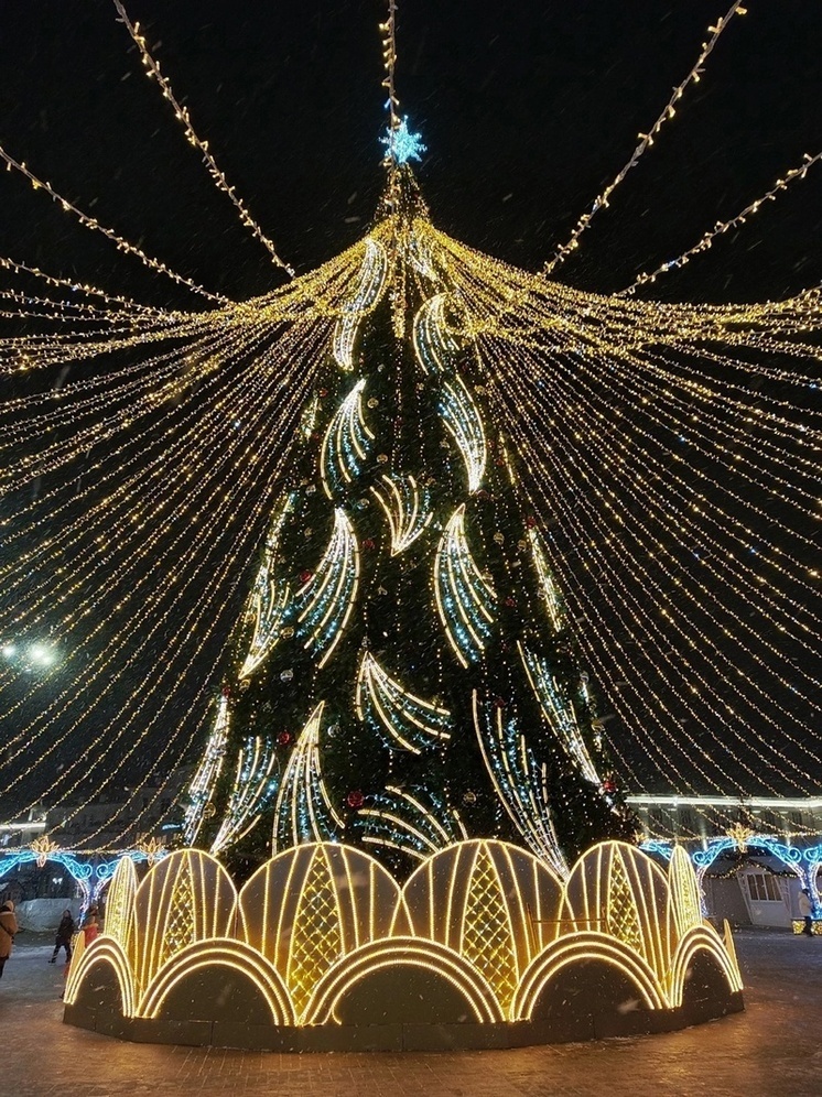 В Ливнах завершат новогоднее оформление к началу декабря