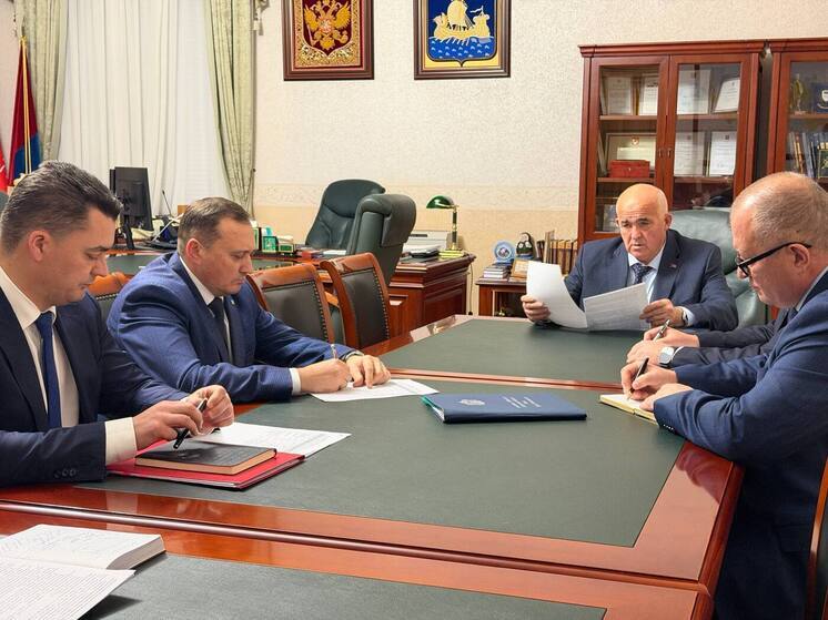 Губернатор Сергей Ситников провел рабочее совещание по строительству ФОКа в Шарье