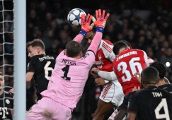 «Арсенал» обыграл «Баварию», ПСВ разгромил «Ливерпуль»: фото матчей Лиги чемпионов