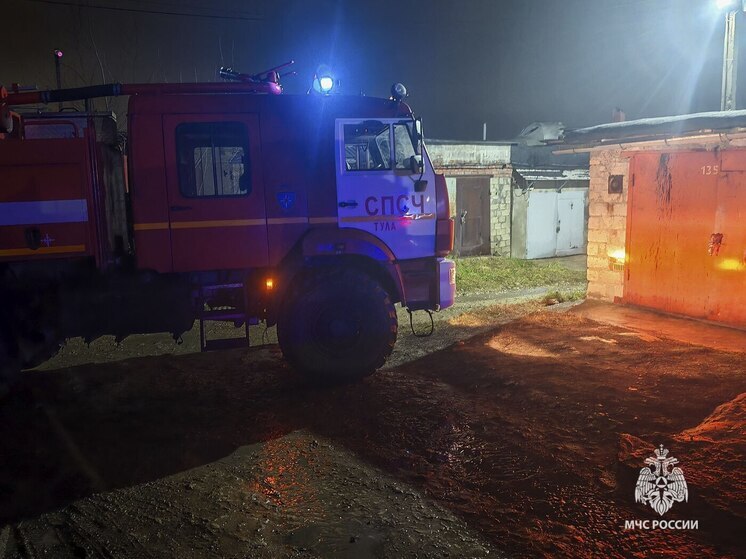 Пожар в блоке гаражей на Веневском шоссе в Туле ликвидирован