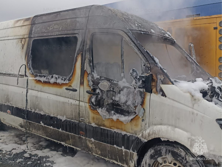 На Кислородной в Брянске сгорел автомобиль