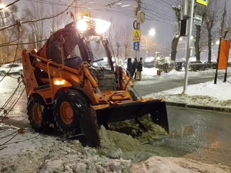 Более 22 тысяч кубометров снега вывезли дорожные службы Новосибирска
