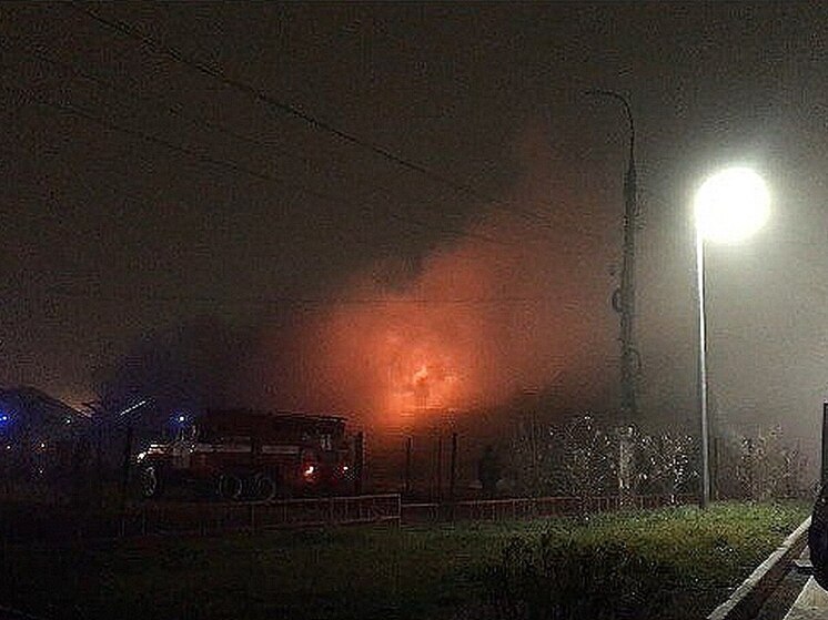 28 огнеборцев тушили пожар в Юго-Западном районе Воронежа