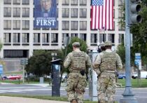 Президент США направил дополнительные войска в Вашингтон, округ Колумбия, после стрельбы в военнослужащих национальной гвардии, патрулировавших американскую столицу