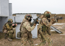 В Мирнограде, по сути, оставлены на погибель тысячи украинских военнослужащих: раненых и погибших настолько много, что это стало очевидно всем, кроме Генштаба ВСУ, который продолжает упорно отрицать реальность