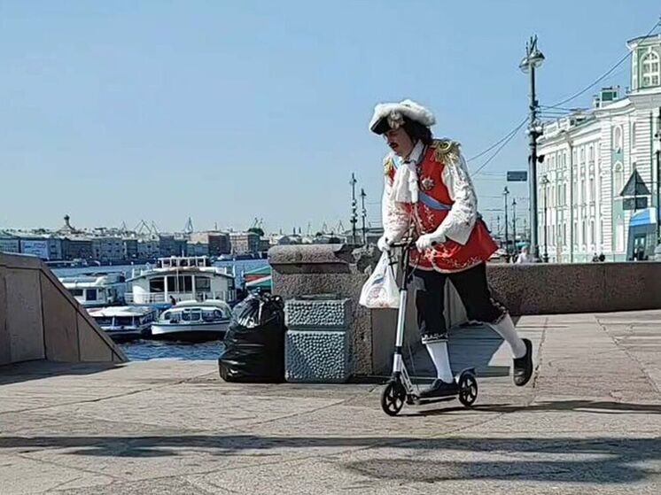 В Законодательном собрании Петербурга обратили внимание на местные сувениры. Оказывается, туристам у нас в городе продают некачественные брелоки. А изображения достопримечательностей на такой продукции имеют искаженный вид. 