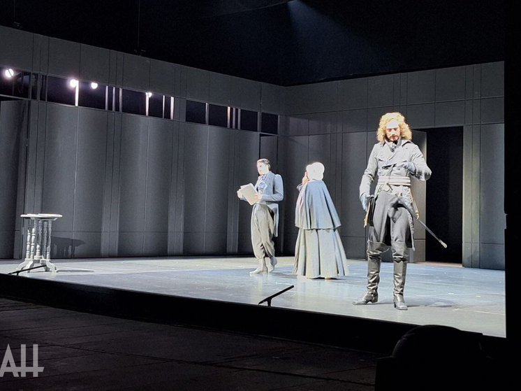 Театр имени Вахтангова представил в Донецке спектакль «Пуф, или Ложь и Истина»