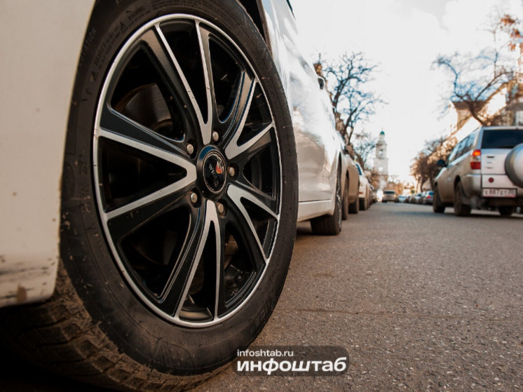 В Астрахани группа подростков угнала авто