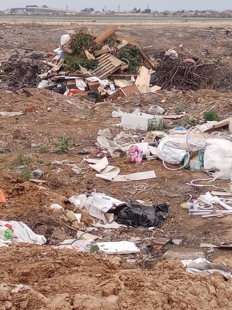 В Астраханской области обнаружили огромную незаконную свалку