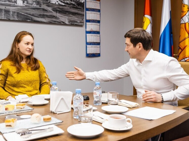 Чемпионку мира по самбо чествовали в мэрии Челябинска