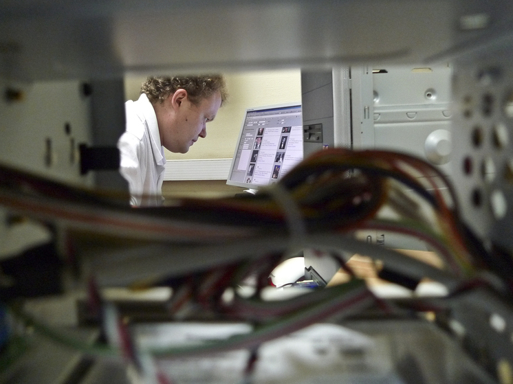 Politico: в ЕС рассматривают возможность кибератак против России