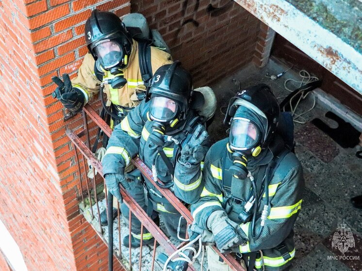 Дом выгорел дотла на улице Молодежной