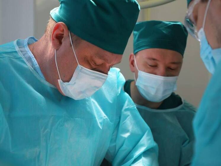 Ямальские медики спасли пациентку с тяжелейшим осложнением после операции