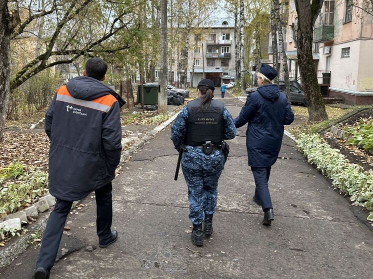 Судебные приставы арестовали у должников две машины, гараж и столовую